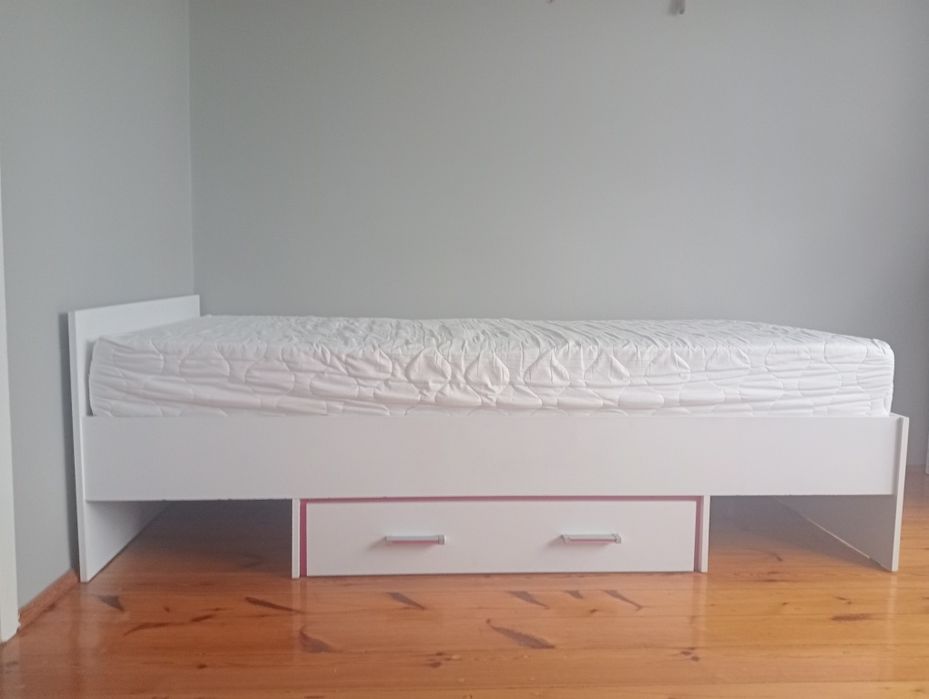 Łóżko z pojemnikiem 90x200