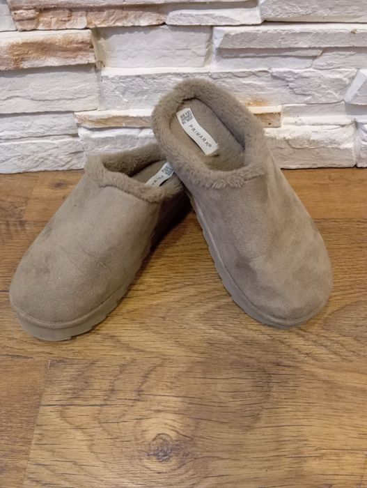 Kapcie buty domowe Primark beżowe,ocieplane r. 40/41 CPŁ
