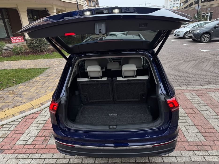 7місць, Шкіра, Електро привід багажника, Матрична оптика