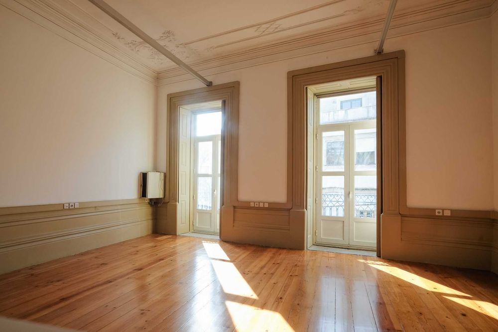 Escritório privado - Salão Nobre - Rua de Costa Cabral / Av. Combatentes