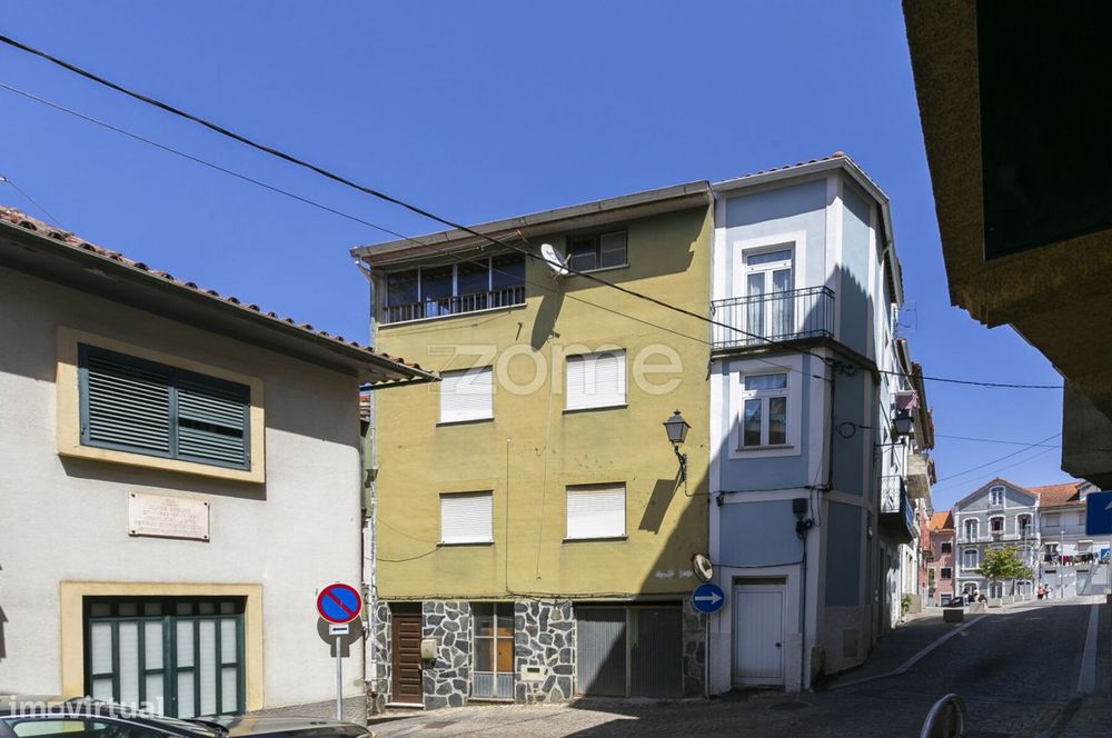 4-Storey Building with Garage in the Historic Zone of Arganil