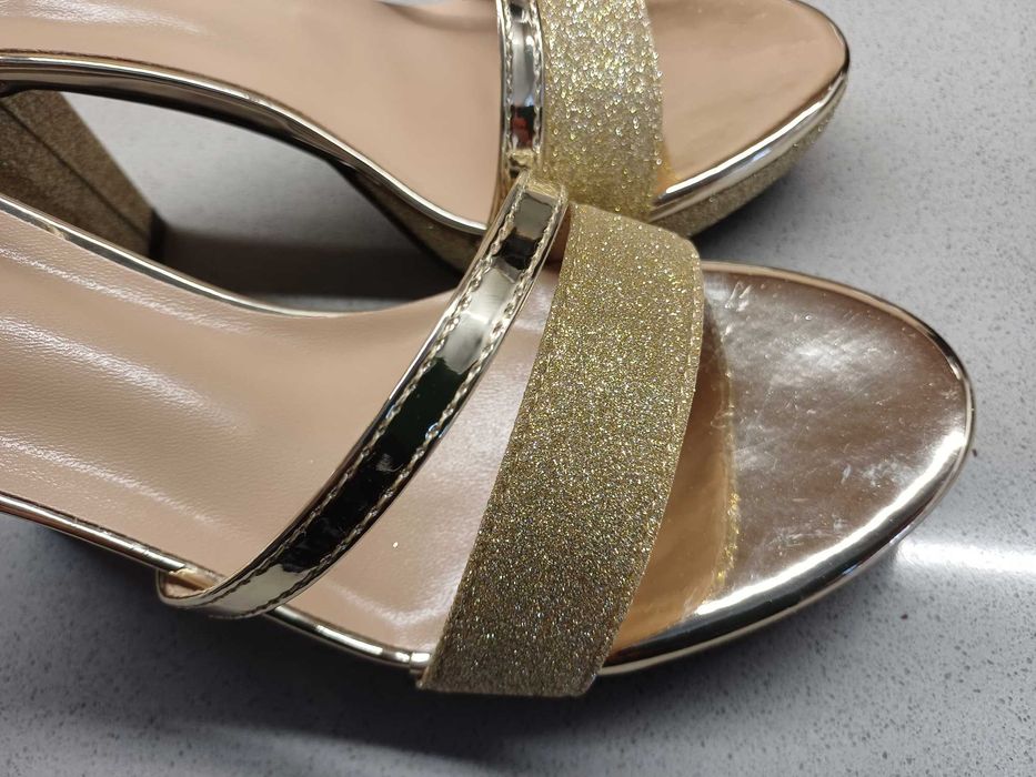 Sandalias de festa,  douradas novas nº 36 -festa