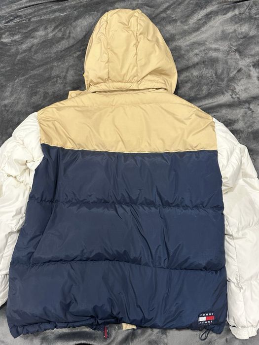 Оригінальний пуховик від Tommy Jeans