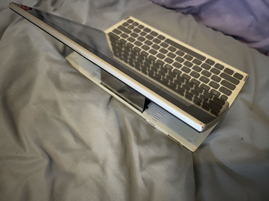 Планшет ASUS Eee Pad Slider SL101 — тільки планшет, без комплекту