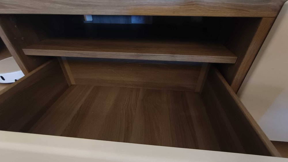 Móvel TV (IKEA besta)