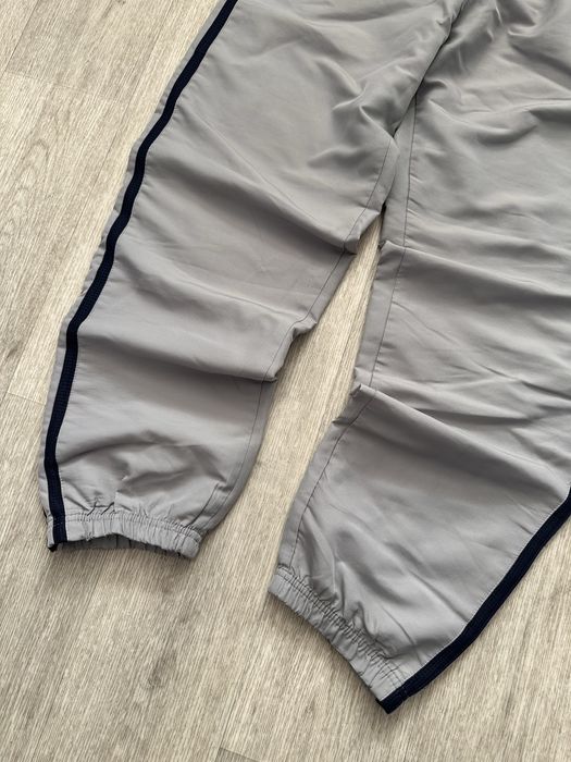 Нейлонові штани Lonsdale сірі
