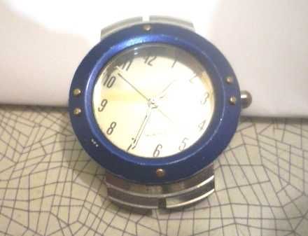 Часы QUARTZ СОЛИНГЕН, выдерживают 3 атмосферы давления воды