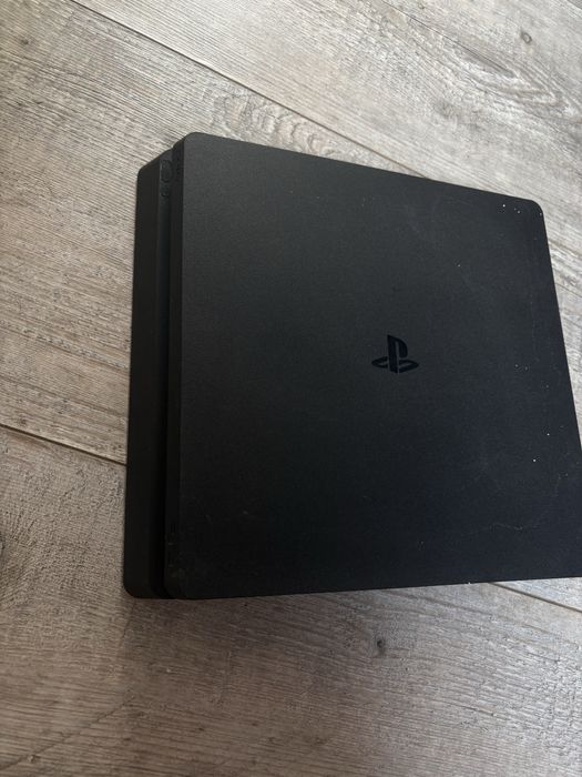 Playstation 4 Slim na sprzedaż