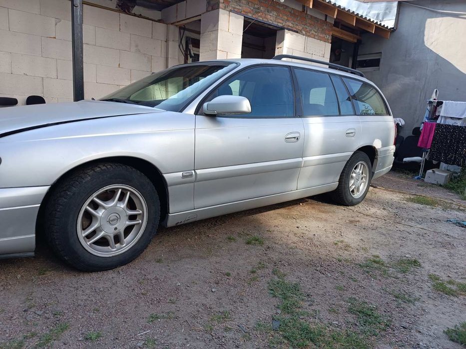 В розборі по запчастинах опель омега б opel omega b