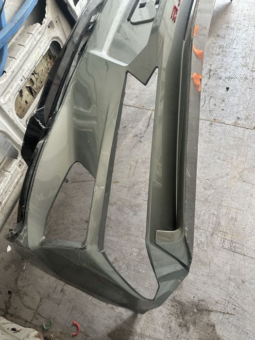 Zderzak tyl Chevrolet Corvette C8  tylny stingray