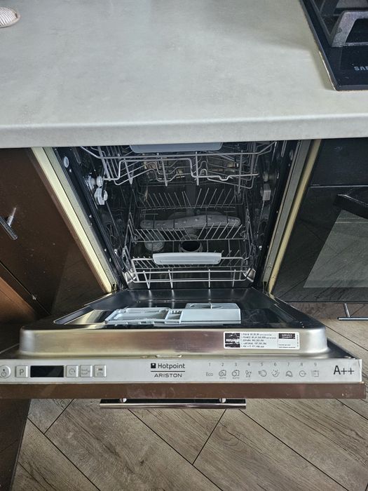 Продам посудомойку ARISTON Hotpoint