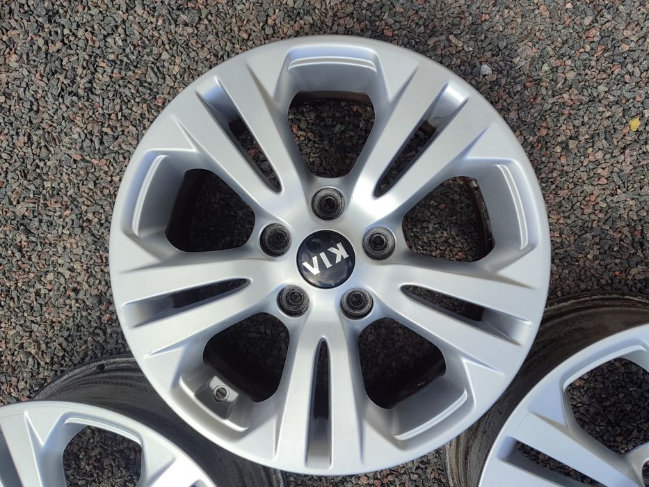 Диски  R-16. 5×114.3 J-6.5 ET-42.5 Dia-67.1