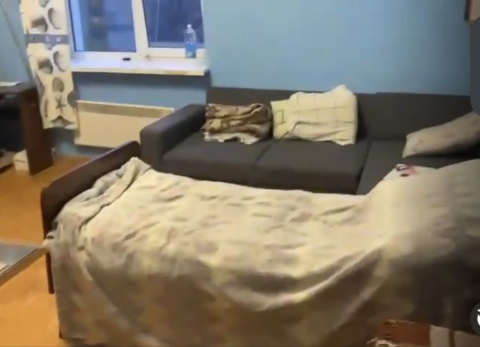 Для 4-х  осіб здається дві кімнати в  будинку  240 м з хазяіном (військовим) та двома собаками Суми