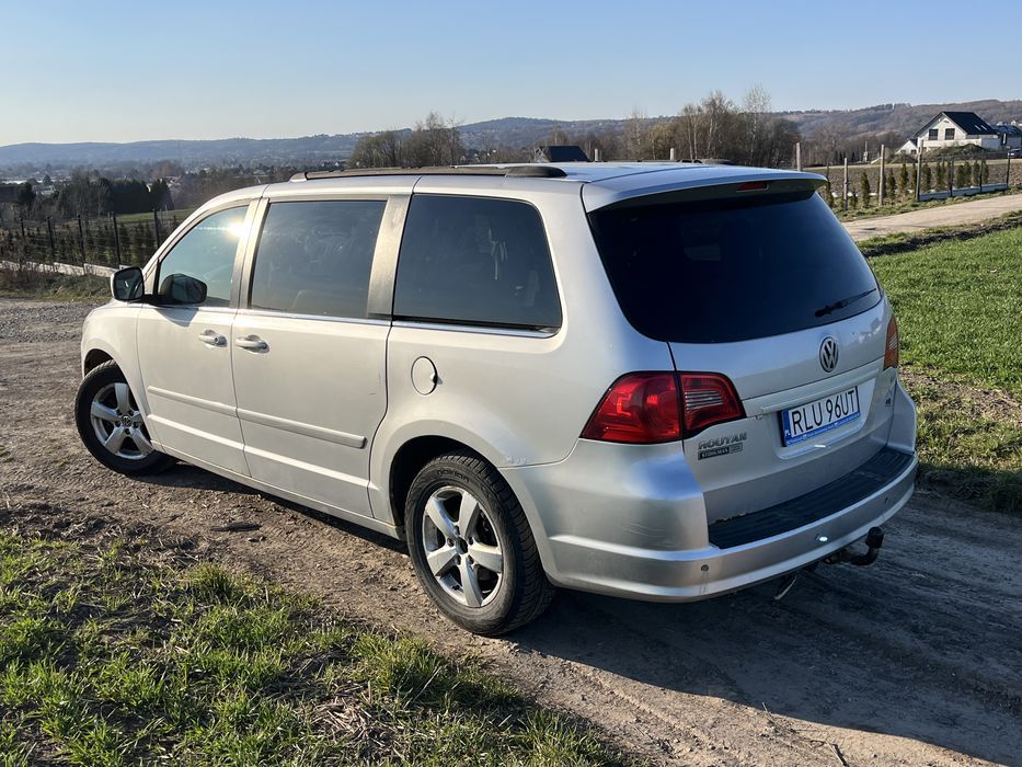 Vw Routan minivan 7 osobowy, wyposazony w hak, Benzyna +LPG. Brzezie ...