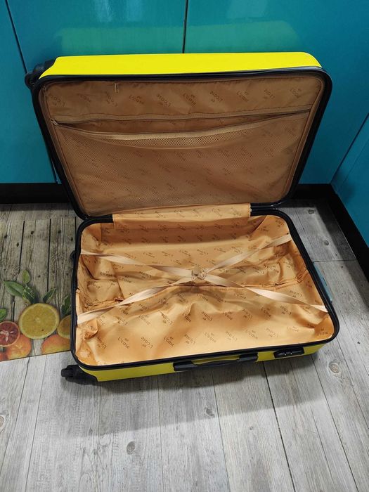 Mala Rigida 23kgs LCase apenas 30euros