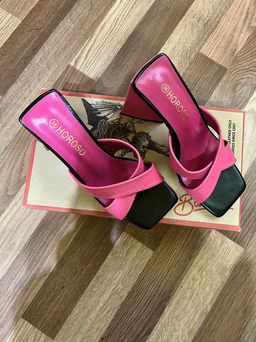 Рожеві босоніжки на каблуку, розмір 38, елегантні та зручні для свят