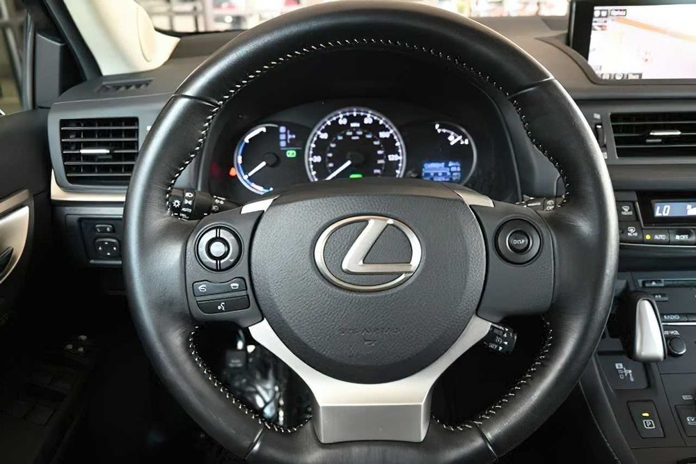 Lexus CT 200h      2017
