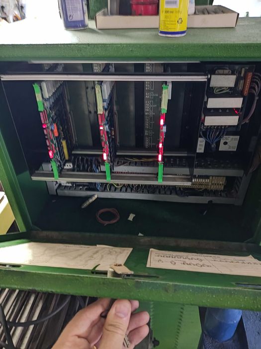 Máquina de montagem Silva Faustino