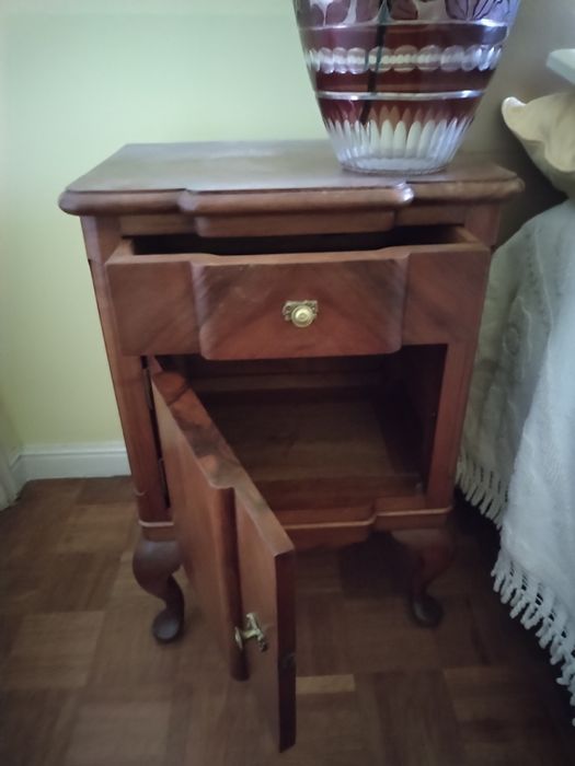 2 mesinhas de cabeceira, o conjunto, em bom estado