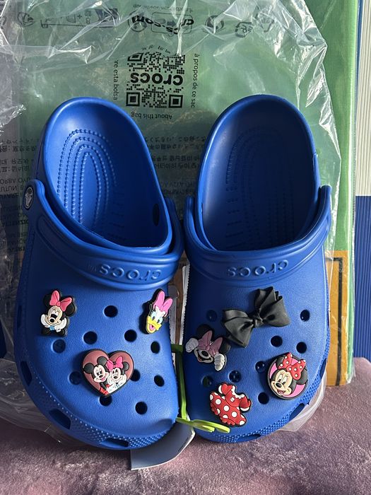 Chodaki Crocs modrak z ozdobami Disneya 36/37