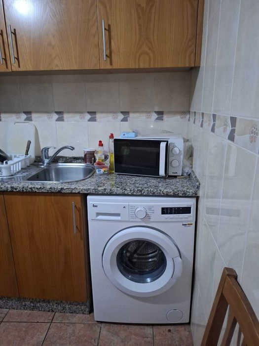 ARRENDA-SE QUARTO com wc privado Coimbra