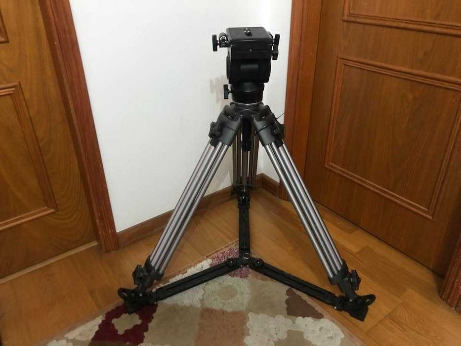 TRIPÉ - profissional para filmagens exigentes