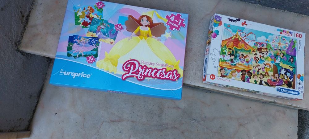 Vendo puzzles criança