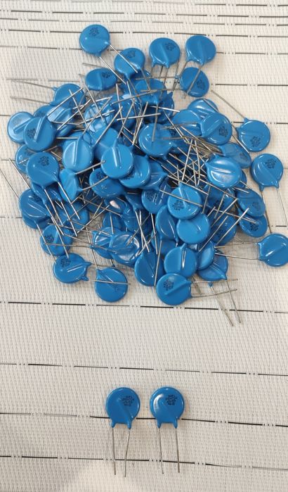 Варистор MOV 20D471K