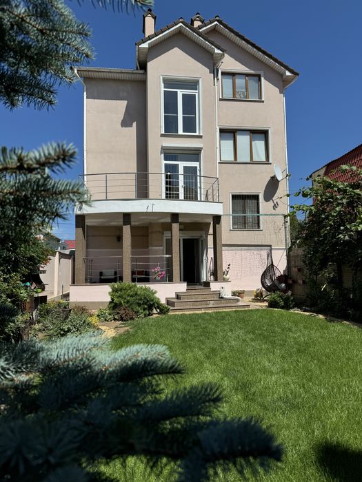 Дом в районе 12 ст.Б.фонтана / Костанди