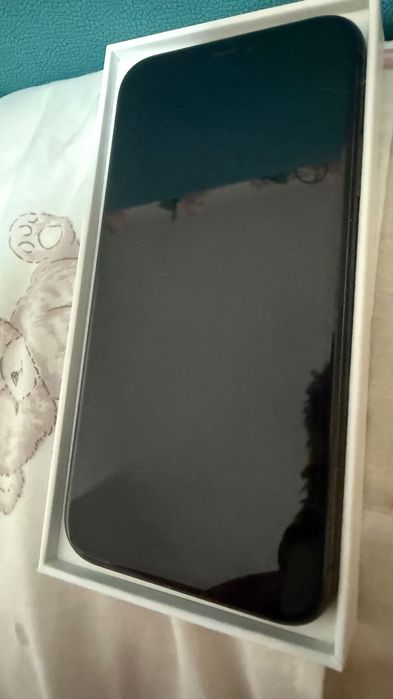 iPhone 11 Preto 128GB em bom estado