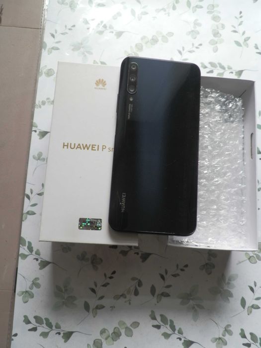 Huawei - idealny stan + gratis.