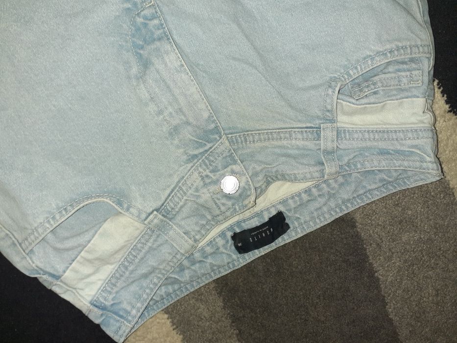 Luźne jeansy Mohito