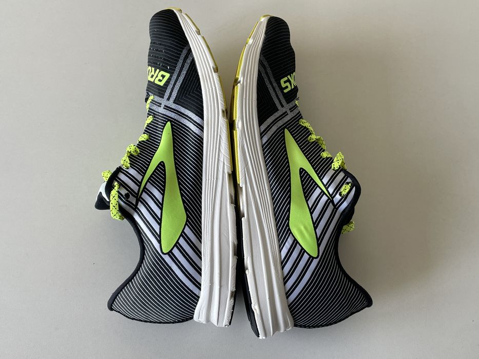 Brooks Hyperion ultra бігові кросівки р. 45 оригінал