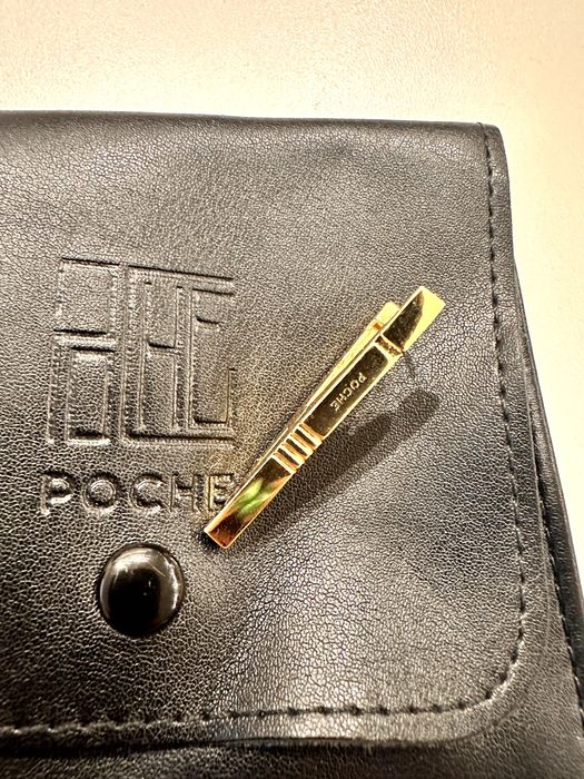 Сережка бренду POCHE