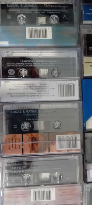 Cassetes Música Portuguesa e Brasileira Letra L.