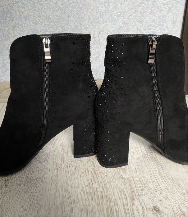 Ботильйони демісезонні  чорні 38 розмір