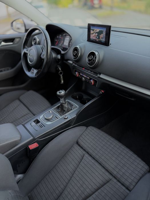 Audi A3 Limousine 1.6 TDI S-LINE kit RS3