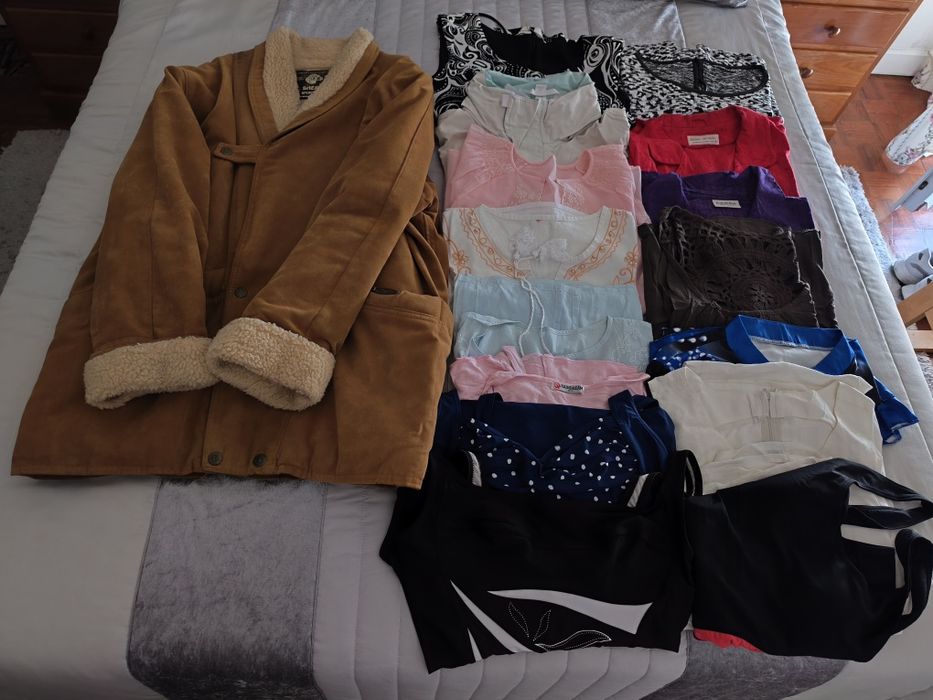 Roupa diversa de senhora