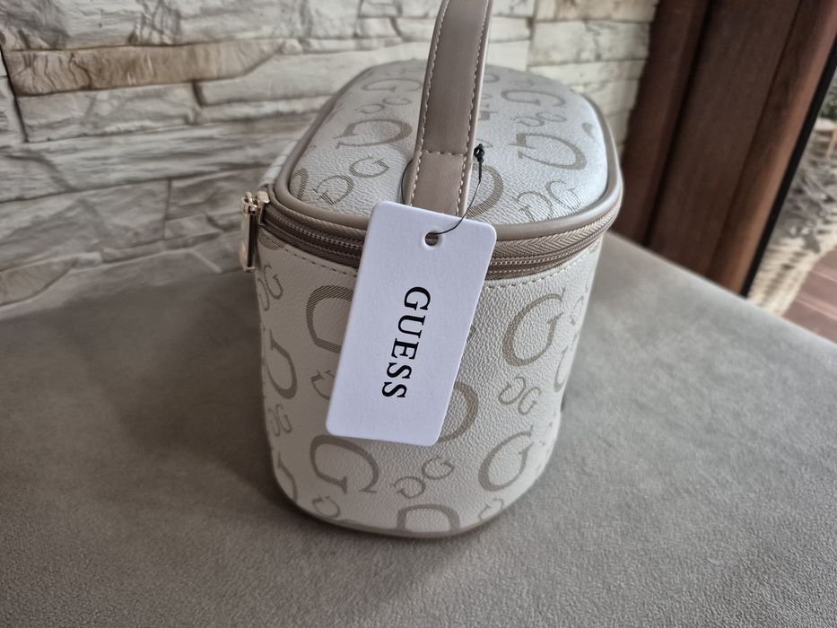 Kosmetyczka Damska Kuferek Guess