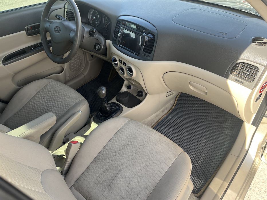 Hyundai accent 2009 рік