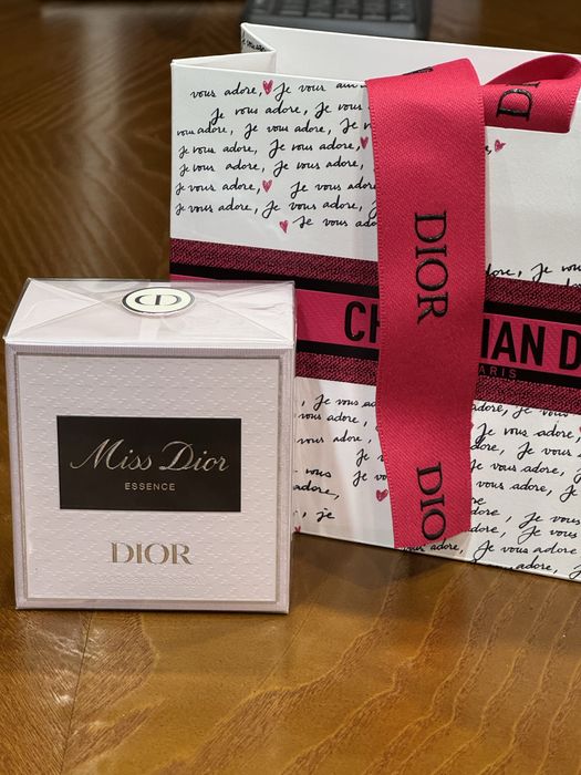 Парфумована вода Miss Dior Essense оригінал  50 ml