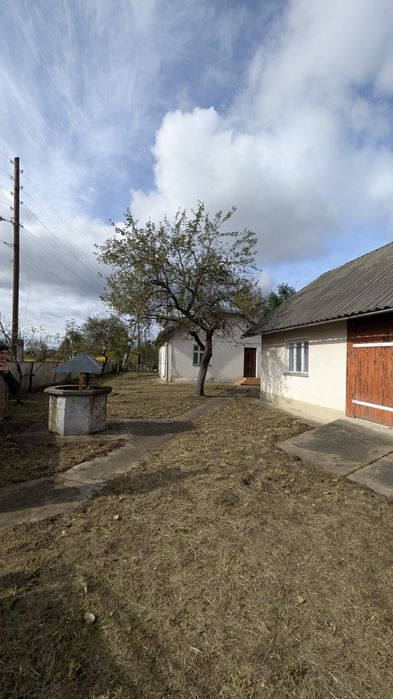 Продається Українська хата в мальовничому куточку Прикарпаття