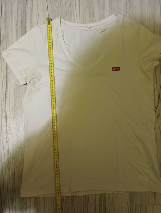 Biały t-shirt levis Levi's V-neck XS (dekolt w serek)