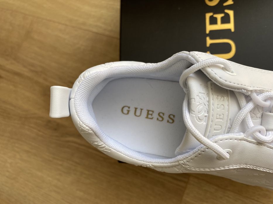 Sneakersy Guess r 40