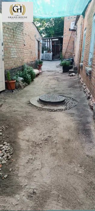 Продам частину будинку. Район Шкільний.