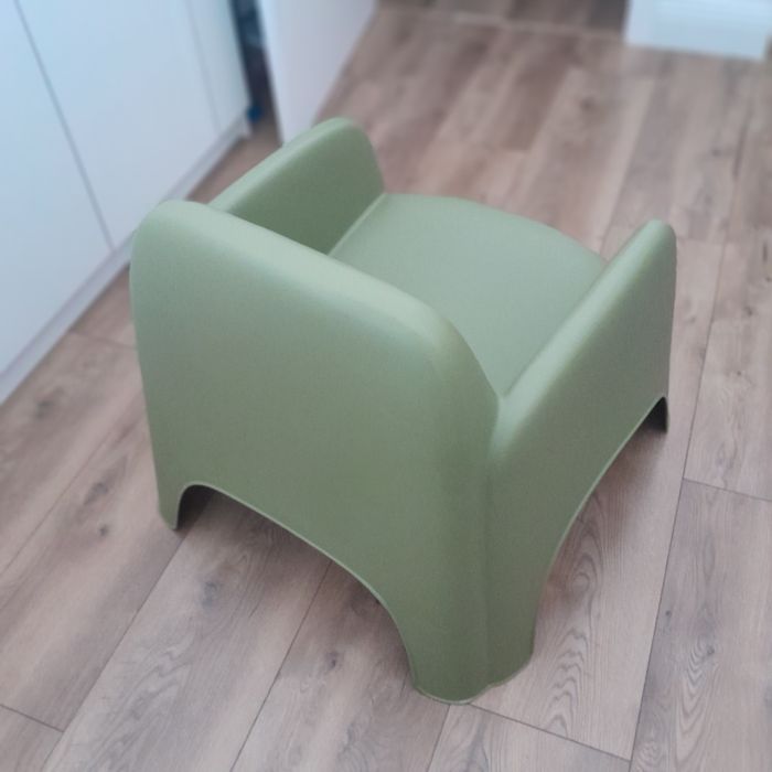 Plastikowy fotel dziecięcy oliwkowy