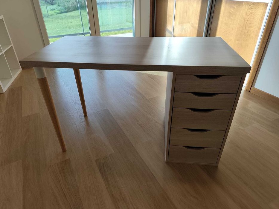 Secretária IKEA como nova