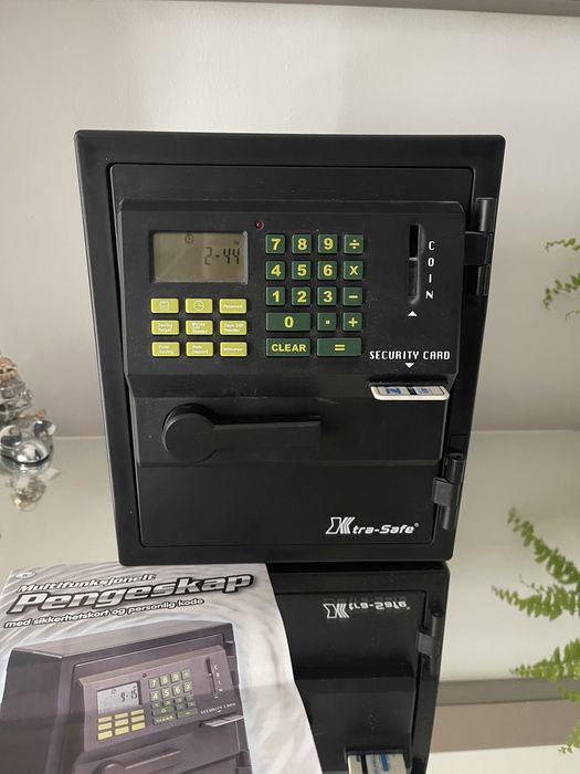 Sejf zabawka dla dzieci otwierany kodem