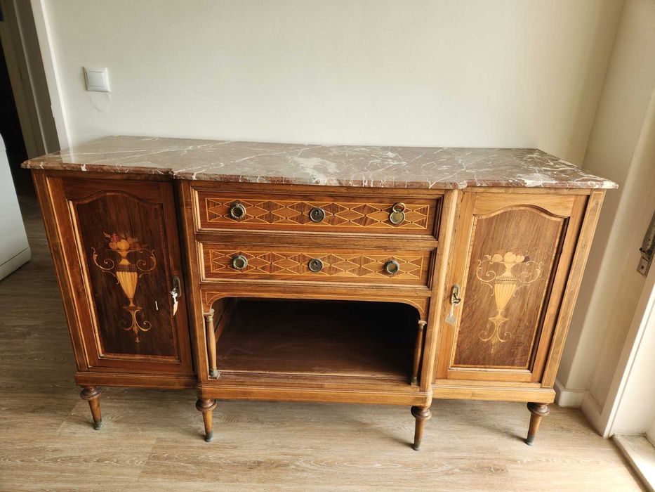 Conjunto Sala Louceiro/Cristaleira e Cómoda