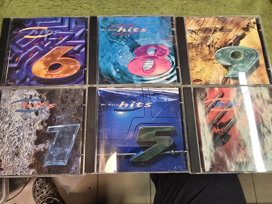 6 płyt CD różni wykonawcy.